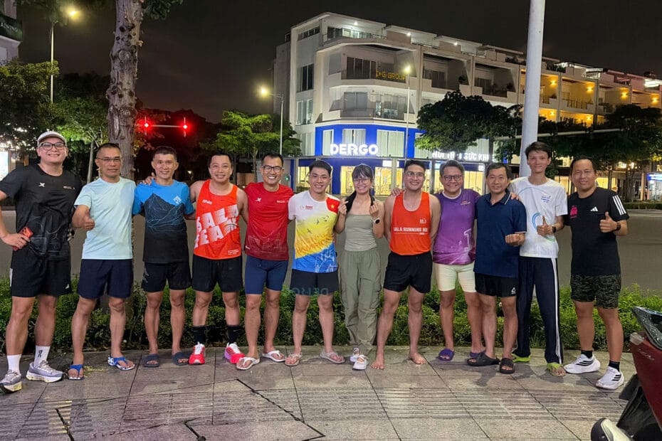 Chạy Bộ Buổi Tối Sau Giờ Làm: Cách Tôi Gỡ Rối Một Ngày Dài
